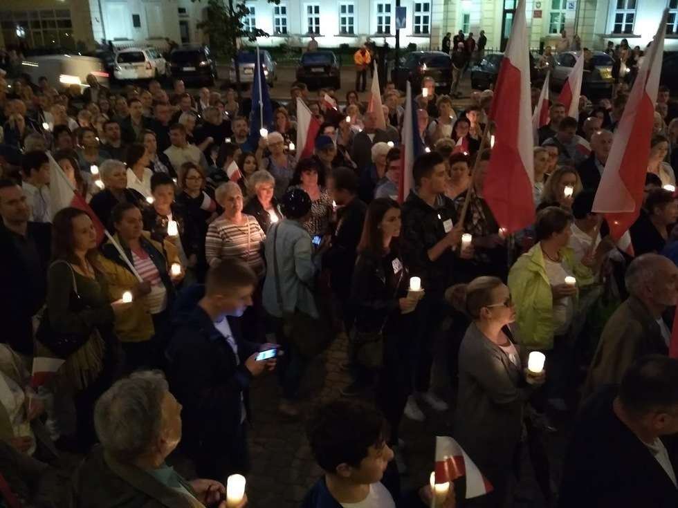  Protest w obronie sądów w Lublinie. Piątek (zdjęcie 49) - Autor: Paweł Buczkowski