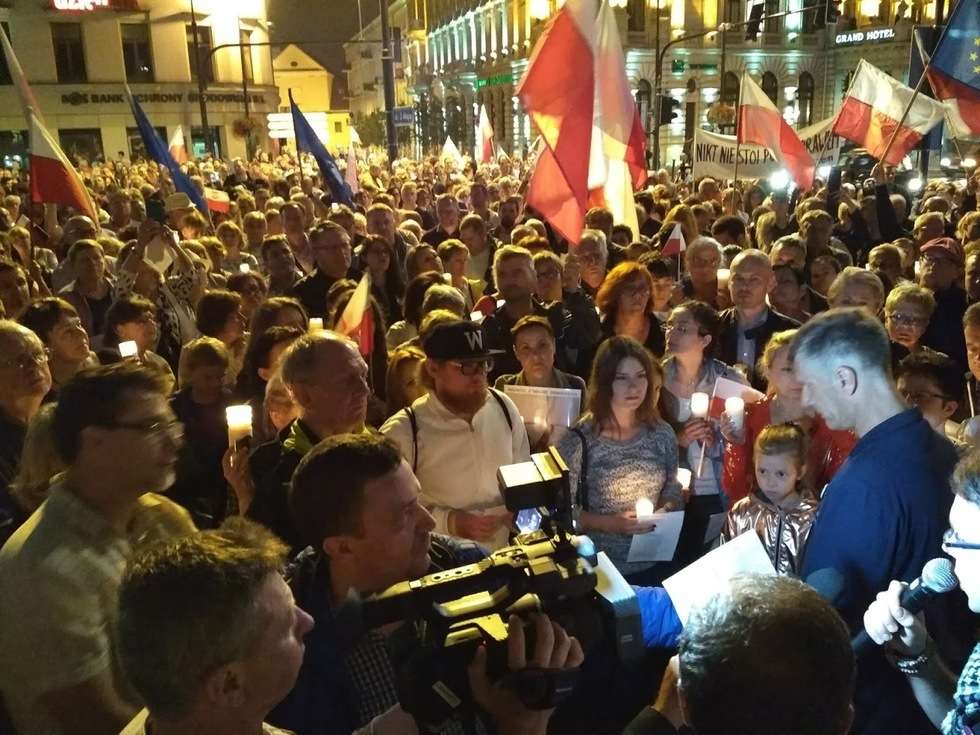  Protest w obronie sądów w Lublinie. Piątek (zdjęcie 48) - Autor: Paweł Buczkowski