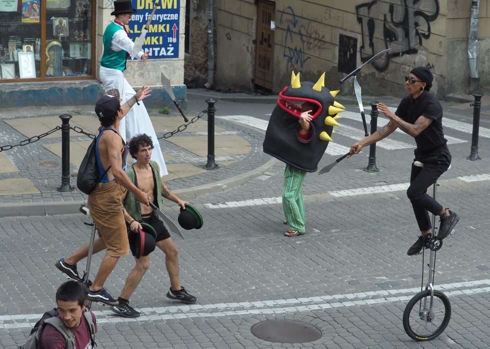   Parada Europejskiej Konwencji Żonglerskiej  (zdjęcie 32) - Autor: Maciej Kaczanowski