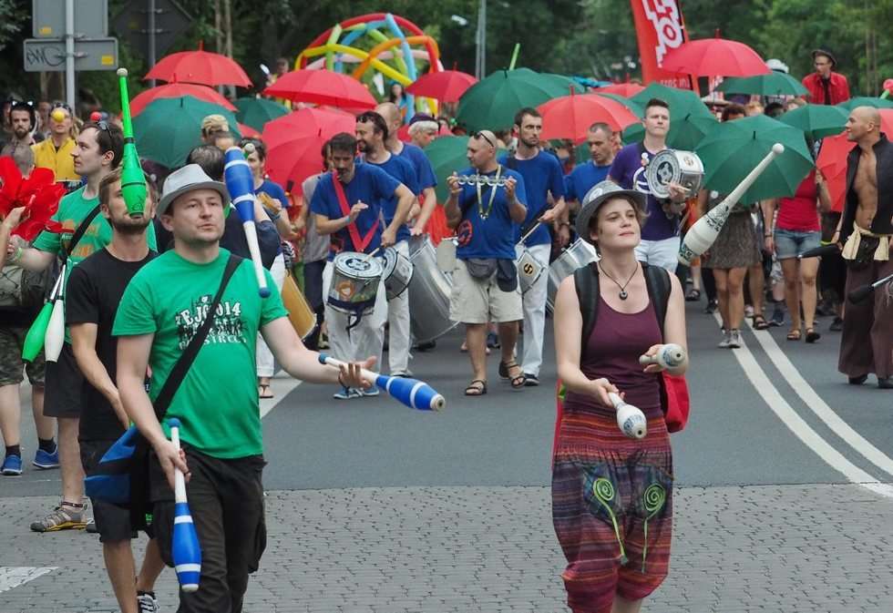   Parada Europejskiej Konwencji Żonglerskiej  (zdjęcie 31) - Autor: Maciej Kaczanowski
