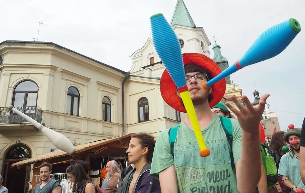   Parada Europejskiej Konwencji Żonglerskiej  (zdjęcie 17) - Autor: Maciej Kaczanowski