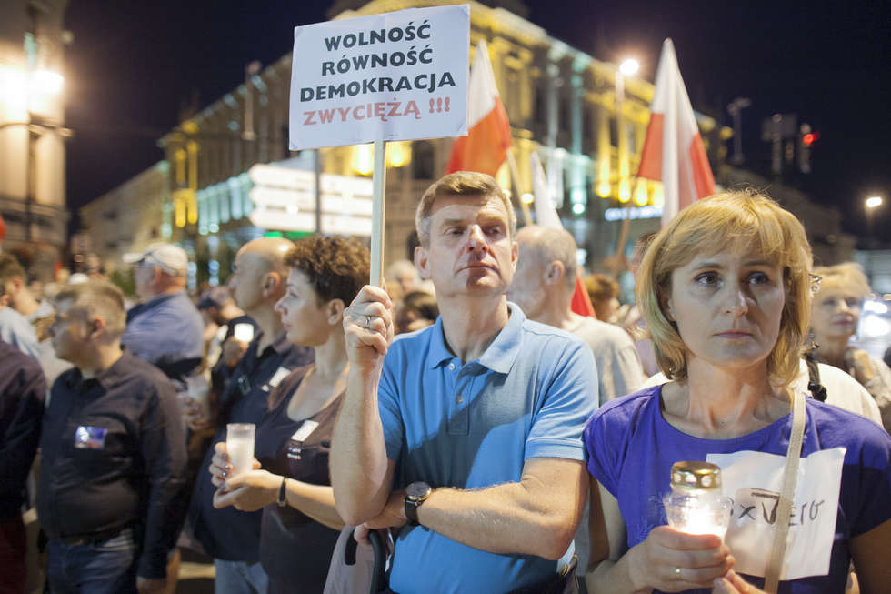  Protesty w obronie sądów. Niedziela w Lublinie (zdjęcie 10) - Autor: Jacek Szydłowski
