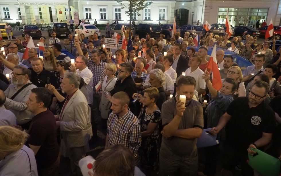  Kolejna manifestacja przed sądem w Lublinie (zdjęcie 12) - Autor: Wojciech Nieśpiałowski