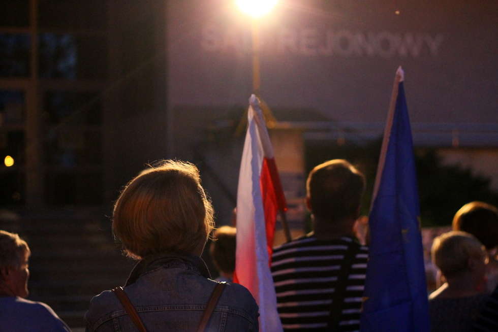  Protest przed puławskim sądem (zdjęcie 4) - Autor: Radosław Szczęch
