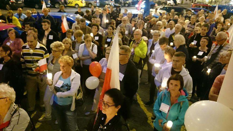  Protest przed Sądem Okręgowym w Lublinie - 25.07 (zdjęcie 10) - Autor: Łukasz Minkiewicz