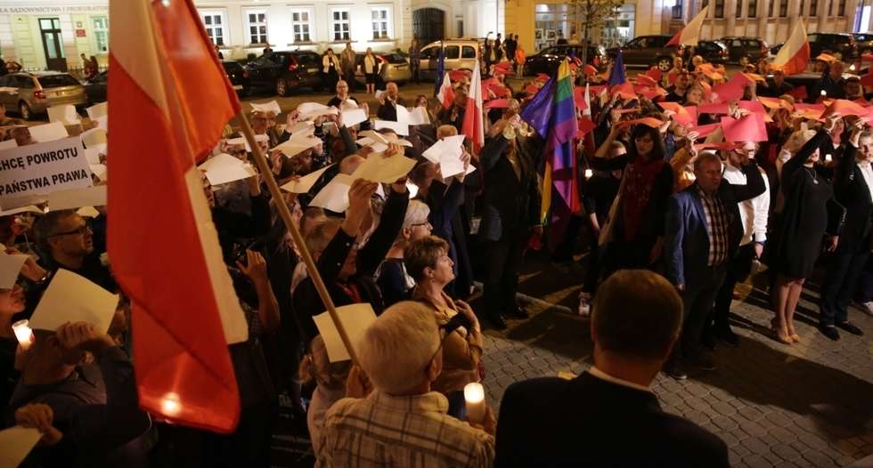  Protest przed Sądem Okręgowym w Lublinie - 25.07 (zdjęcie 8) - Autor: Łukasz Minkiewicz