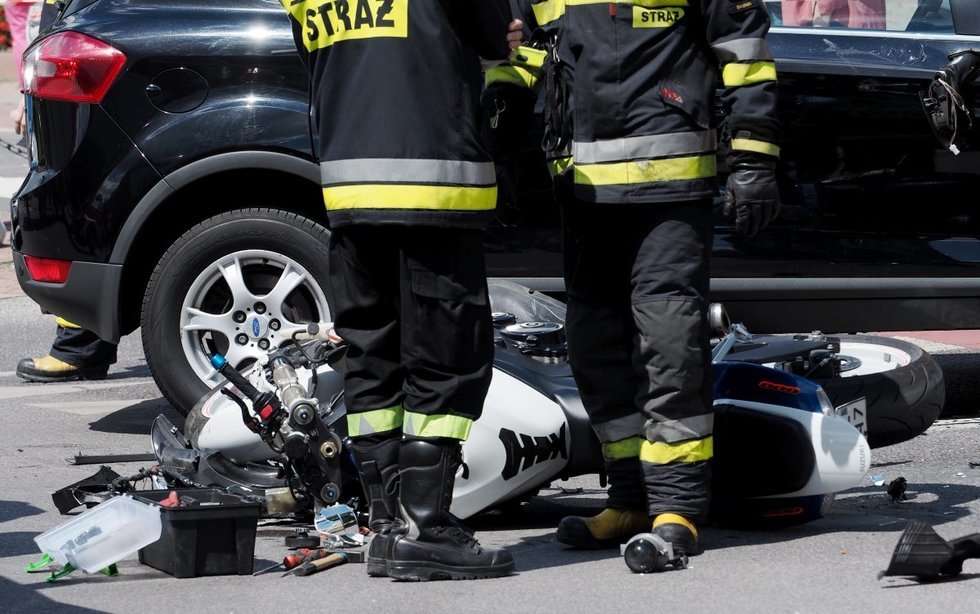  Wypadek w Świdniku: Zderzenie motocykla i auta (zdjęcie 2) - Autor: Dorota Awiorko