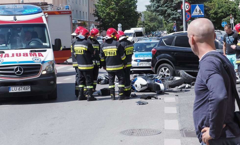  Wypadek w Świdniku: Zderzenie motocykla i auta (zdjęcie 6) - Autor: Dorota Awiorko