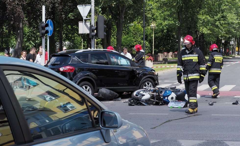  Wypadek w Świdniku: Zderzenie motocykla i auta (zdjęcie 4) - Autor: Dorota Awiorko