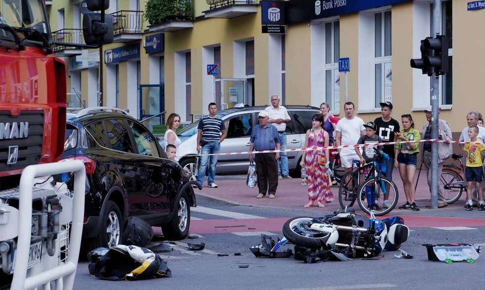  Wypadek w Świdniku: Zderzenie motocykla i auta (zdjęcie 3) - Autor: Dorota Awiorko