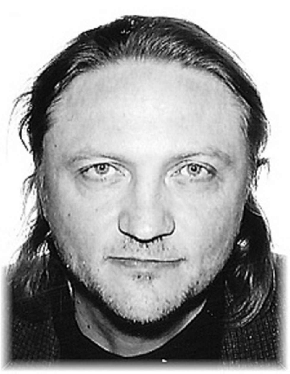  <p class="Normal">Dariusz Piotr Nowak</p>
<p class="Normal">Urodzony w 1967 roku, ostatnio zameldowany przy ul. Trembeckiego 8 w Puławach. Poszukiwany za oszustwo.&nbsp;</p>