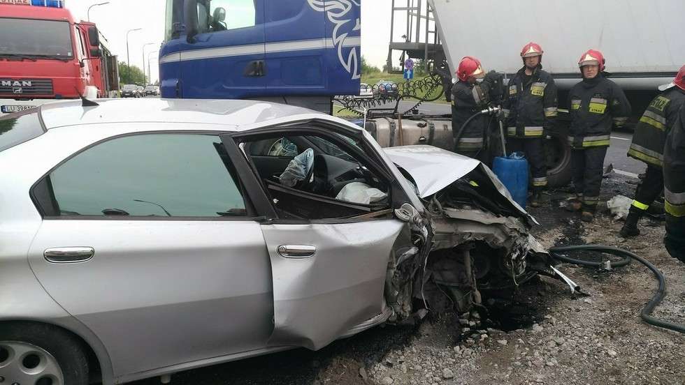  Wypadek na al. Witosa: Zderzenie ciężarówki i samochodu osobowego (zdjęcie 22) - Autor: Grzegorz Rekiel