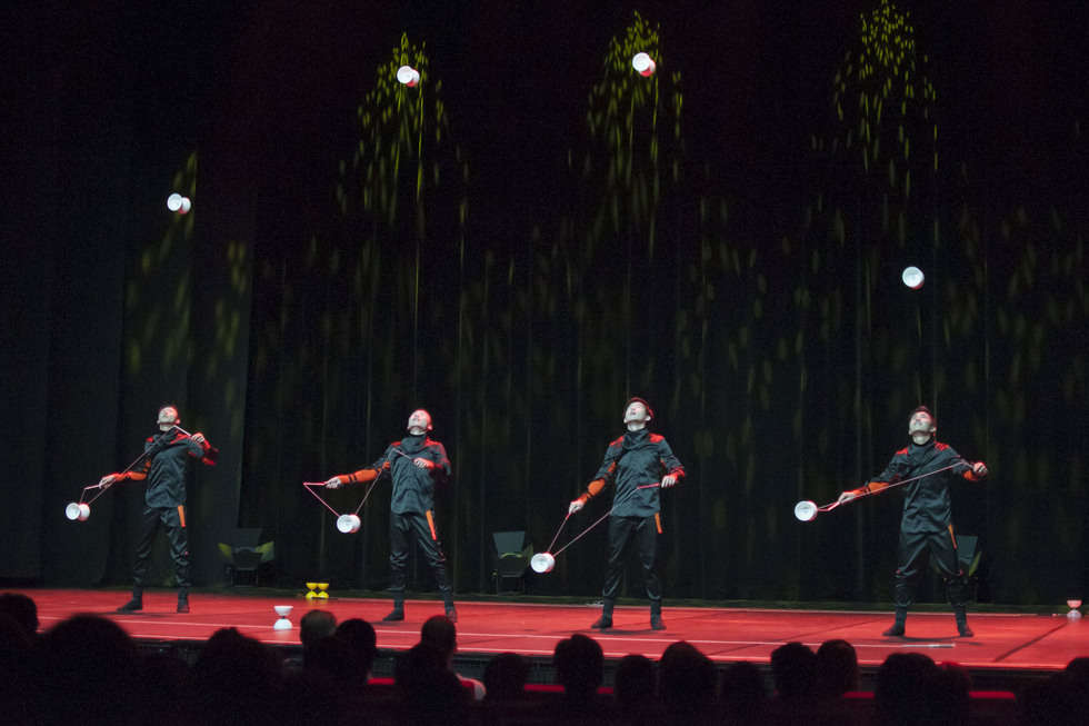  Gala Europejskiej Konwencji Żonglerskiej w CSK (zdjęcie 54) - Autor: Magda Pucek