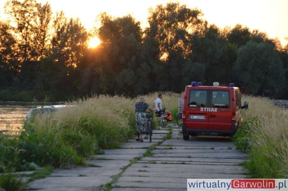  Ostrów: Poszukiwania 14-latka nad Wisłą (zdjęcie 1) - Autor: wirtualnygarwolin.pl