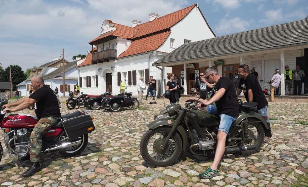  Zabytkowe motocykle w skansenie (zdjęcie 45) - Autor: Wojciech Nieśpiałowski