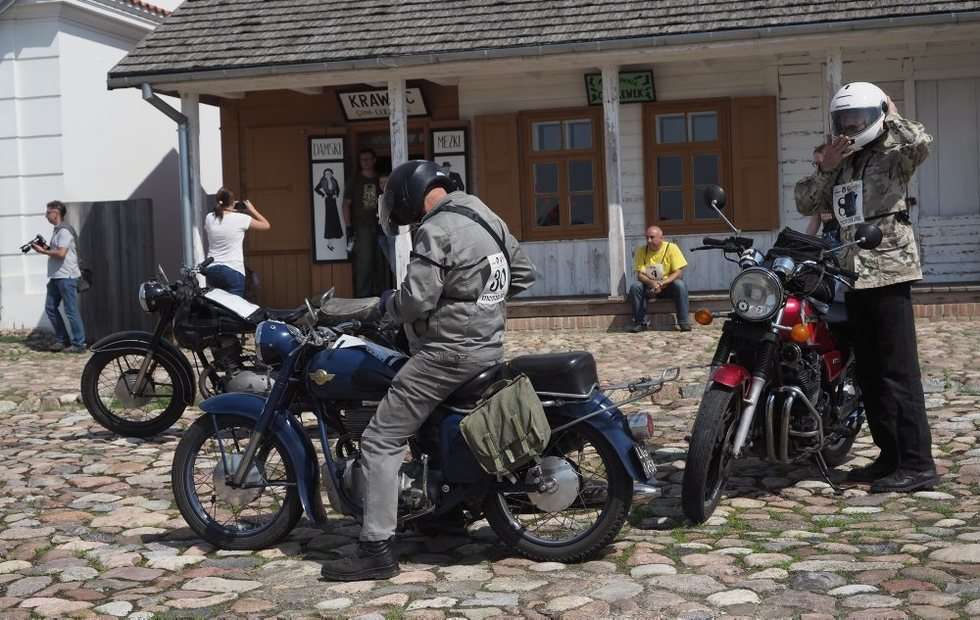  Zabytkowe motocykle w skansenie (zdjęcie 53) - Autor: Wojciech Nieśpiałowski