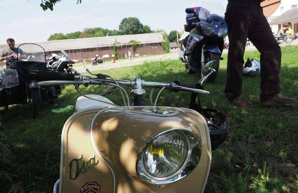  Zabytkowe motocykle w skansenie (zdjęcie 38) - Autor: Wojciech Nieśpiałowski