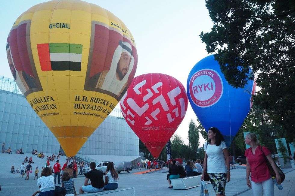  Prezentacja balonów przed lubelskim CSK  - Autor: Maciej Kaczanowski 