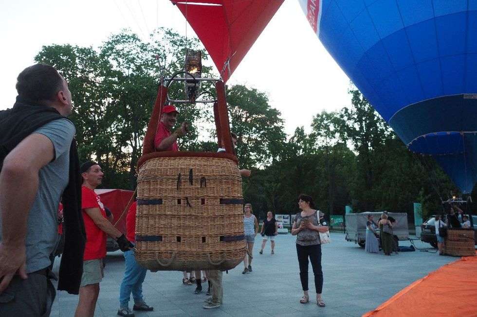  Prezentacja balonów przed lubelskim CSK (zdjęcie 4) - Autor: Maciej Kaczanowski 