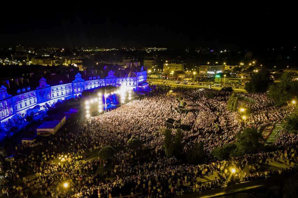  Koncert Zakochani w Lublinie na placu Zamkowym. Zdjęcia z drona (zdjęcie 3) - Autor: Jakub Mróz / dronoff.pl