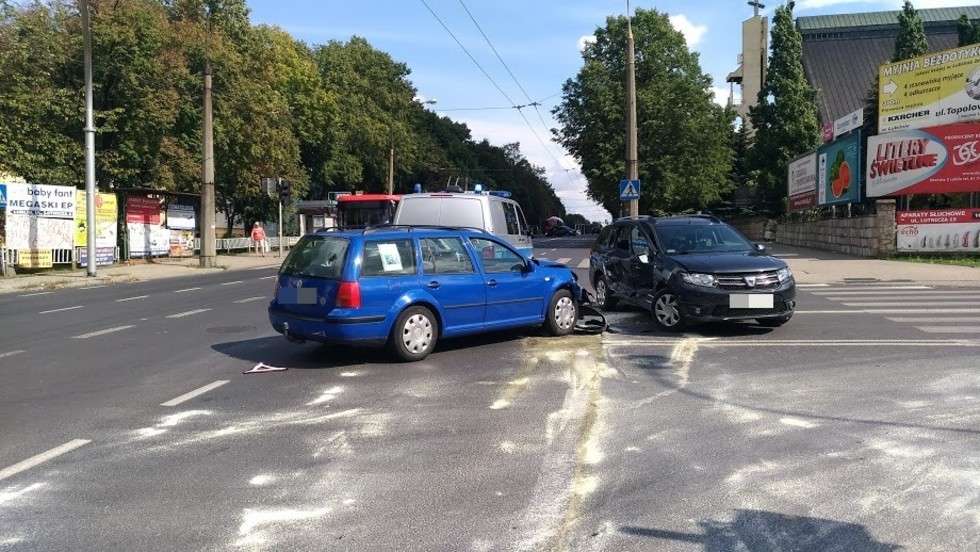  Wypadek na Drodze Męczenników Majdanka (zdjęcie 1) - Autor: Grzegorz Rekiel