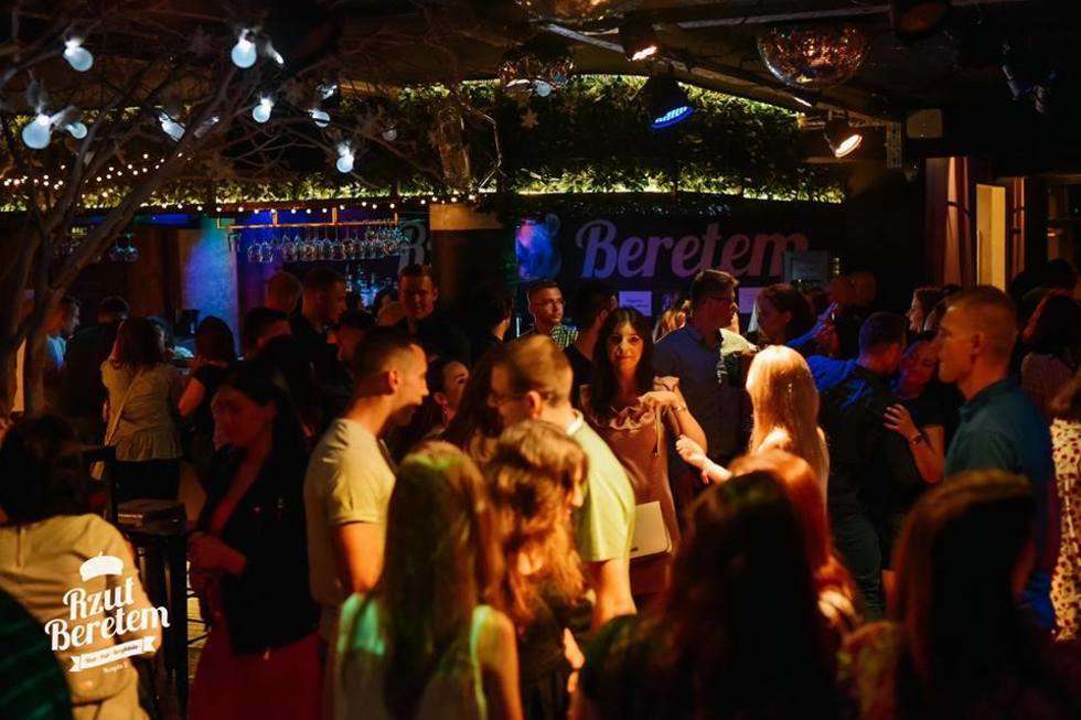  Weekend w lubelskich klubach: Piątkowa Potańcówka w Rzucie Beretem (zdjęcie 19) - Autor: Mazur Photo / Rzut Beretem