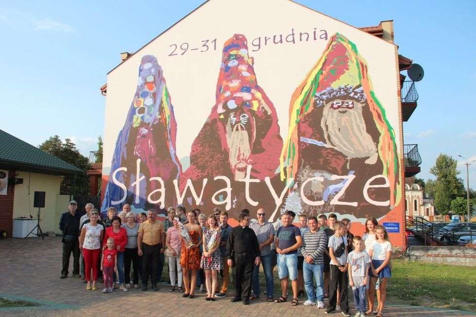 Mural z brodaczami w Sławatyczach (zdjęcie 3) - Autor: Ewelina Burda