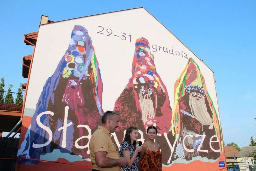 Mural z brodaczami w Sławatyczach (zdjęcie 1) - Autor: Ewelina Burda