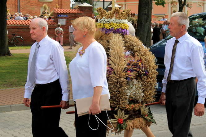 Dożynki powiatowe w Gołębiu