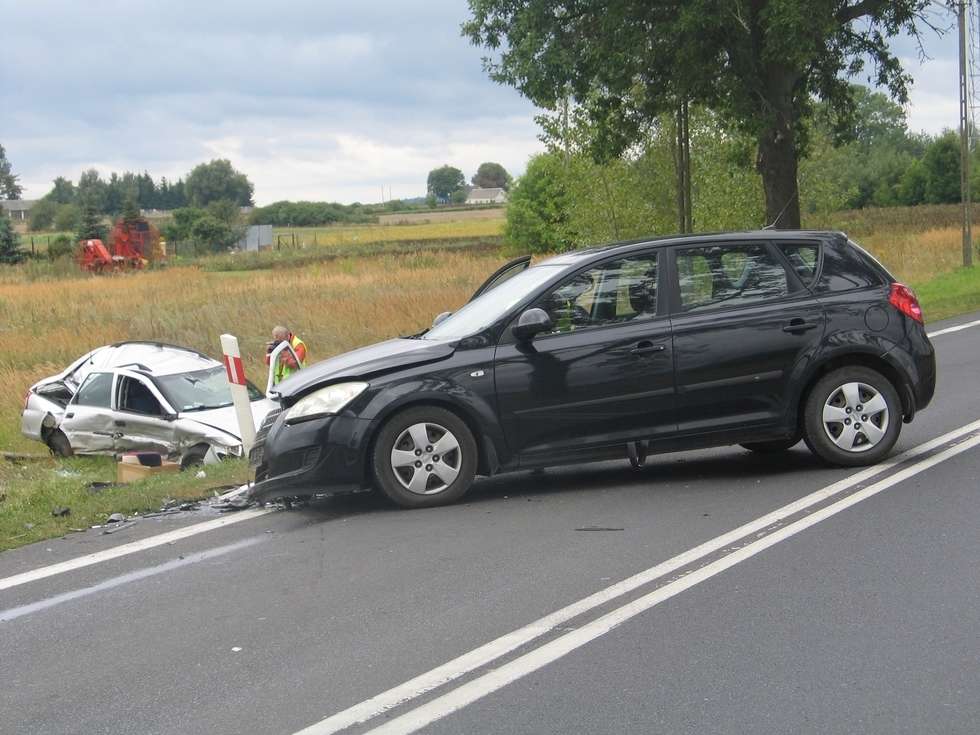  Wypadek w miejscowości Stołpie (zdjęcie 1) - Autor: Jacek Barczyński