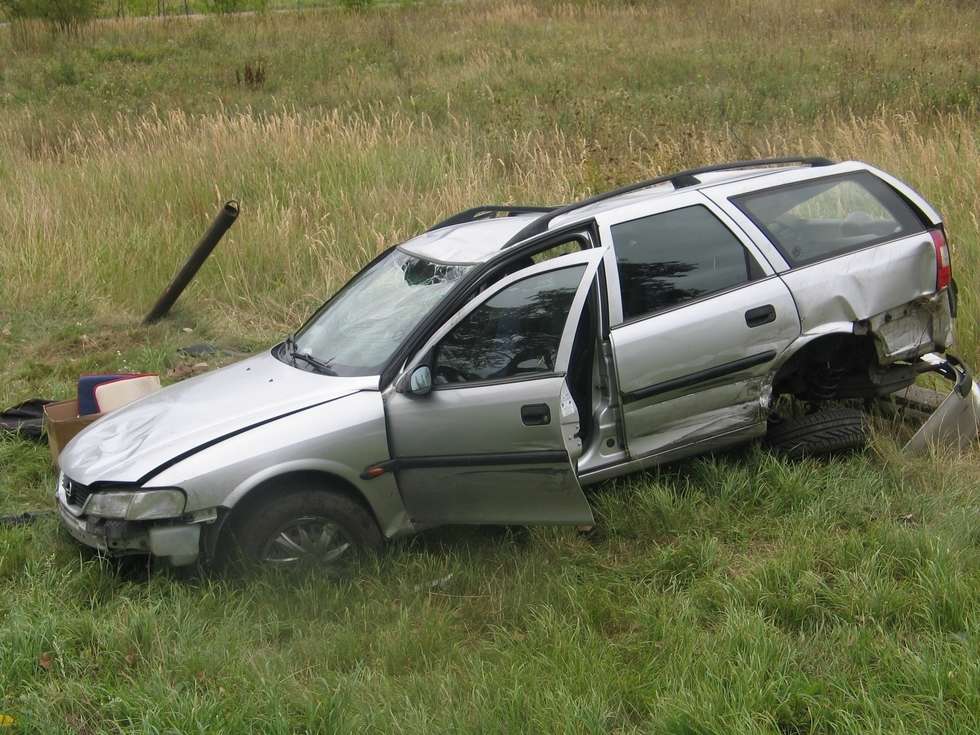  Wypadek w miejscowości Stołpie (zdjęcie 3) - Autor: Jacek Barczyński