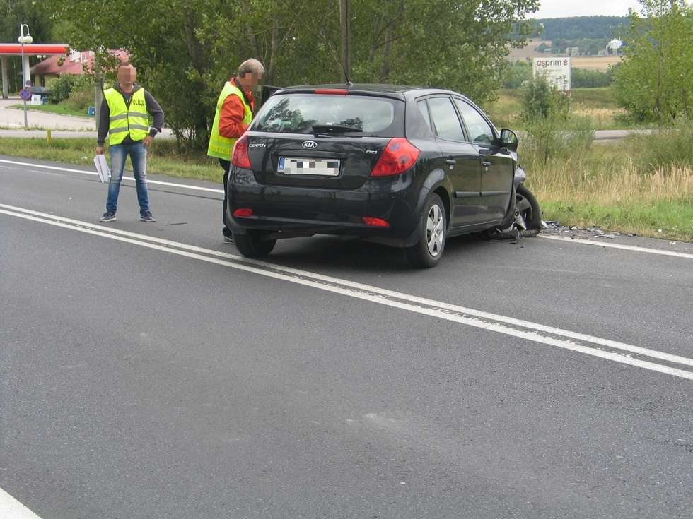  Wypadek w miejscowości Stołpie (zdjęcie 4) - Autor: Jacek Barczyński