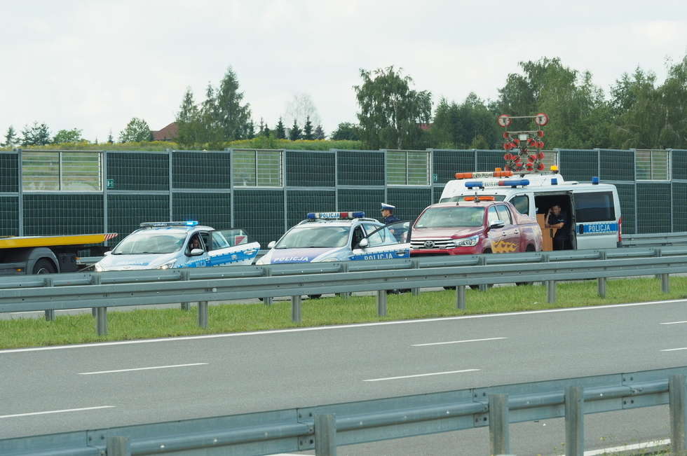  Wypadek samochodu dostawczego na obwodnicy Lublina (zdjęcie 4) - Autor: Maciej Kaczanowski