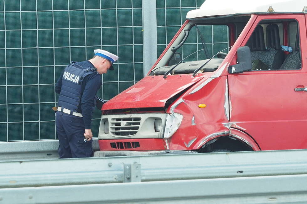  Wypadek samochodu dostawczego na obwodnicy Lublina (zdjęcie 5) - Autor: Maciej Kaczanowski
