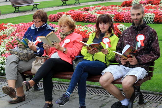 Czytelniczy flash mob w Puławach