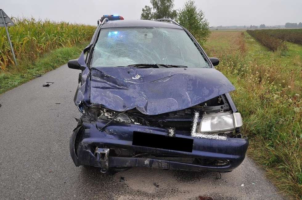   Wypadek w miejscowości Polubicze Wiejskie Drugie (zdjęcie 1) - Autor: KMP Biała Podlaska