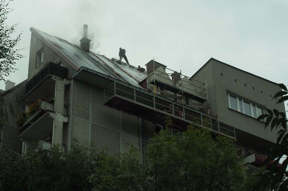  Ul. Oratoryjna: Pożar dachu w budynku (zdjęcie 7) - Autor: Maciej Kaczanowski