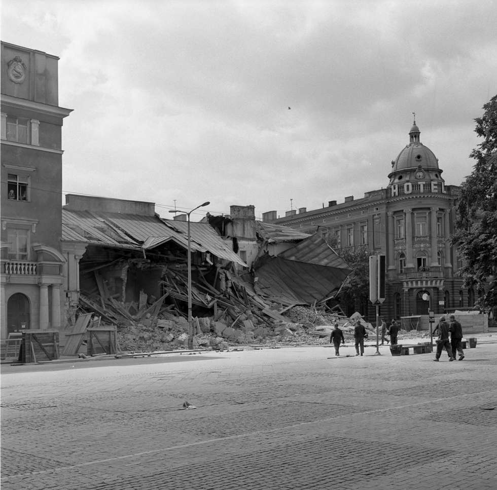  <p>Wyburzenie budynku przy Krakowskim Przedmieściu</p>