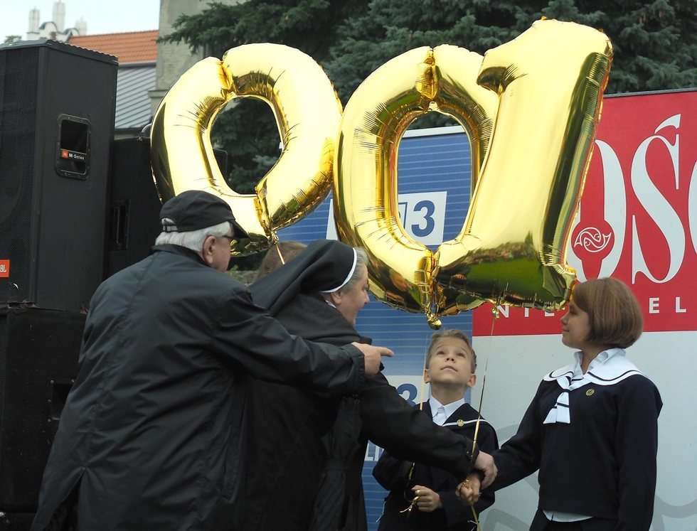  Obchody 100-lecia Przybycia Sióstr Urszulanek do Lubina (zdjęcie 2) - Autor: Maciej Kaczanowski