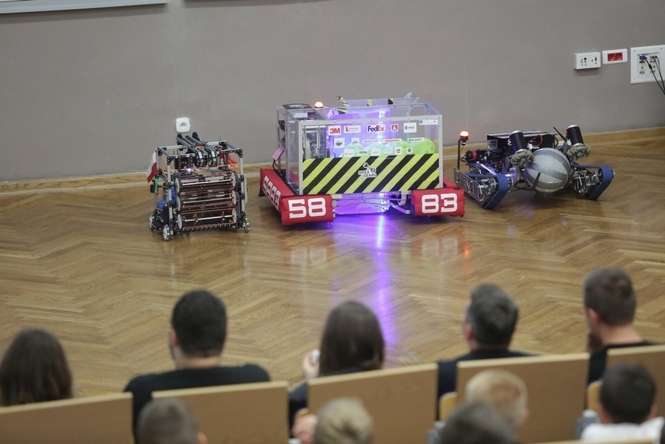 Roboty skonstruowane przez uczniów z grupy Spice Gears - Autor: Wojciech Nieśpiałowski