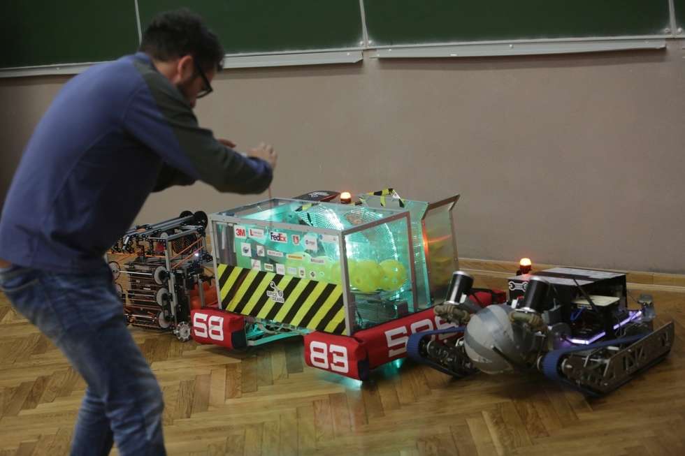  Roboty skonstruowane przez uczniów z grupy Spice Gears (zdjęcie 4) - Autor: Wojciech Nieśpiałowski