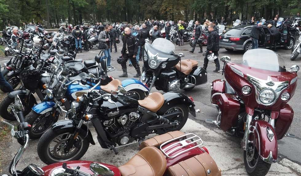  Pogrzeb motocyklisty Piotra Dobrowolskiego (zdjęcie 7) - Autor: ŁM