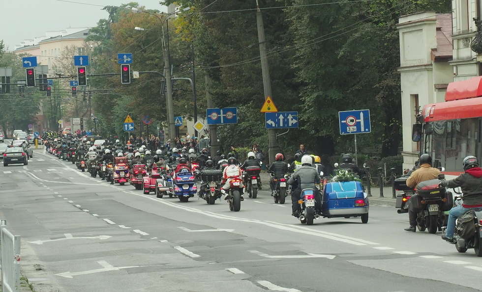  Pogrzeb motocyklisty Piotra Dobrowolskiego (zdjęcie 2) - Autor: Maciej Kaczanowski