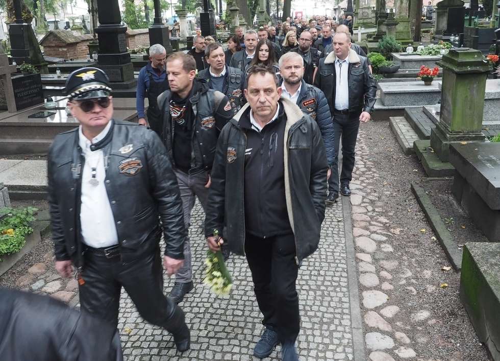  Pogrzeb motocyklisty Piotra Dobrowolskiego (zdjęcie 6) - Autor: ŁM