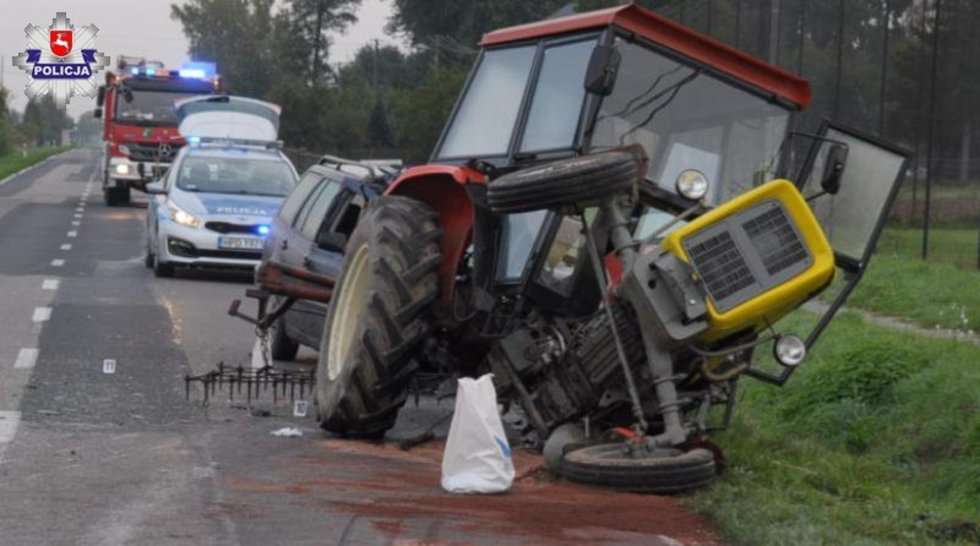  Zderzenie samochodu osobowego i traktora  - Autor: Policja