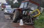 Zderzenie samochodu osobowego i traktora (zdjęcie 3)