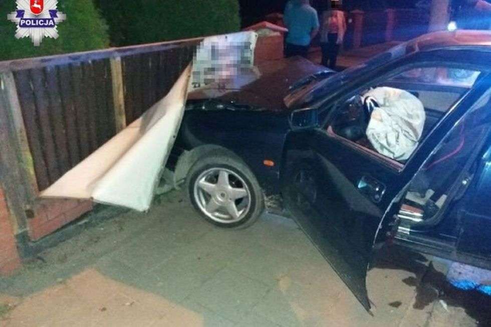  Pijany kierowca wjechał w ogrodzenie   - Autor: Policja