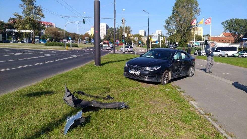  Wypadek na skrzyżowaniu koło Tarasów Zamkowych (zdjęcie 1) - Autor: Grzegorz Rekiel