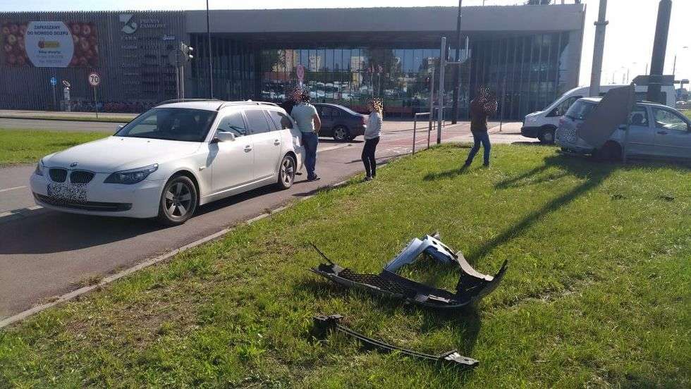  Wypadek na skrzyżowaniu koło Tarasów Zamkowych (zdjęcie 3) - Autor: Grzegorz Rekiel
