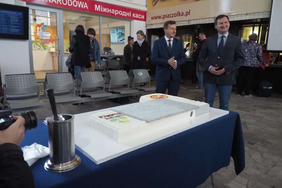  50 urodzinu dworca PKS (zdjęcie 2) - Autor: Wojciech Nieśpiałowski